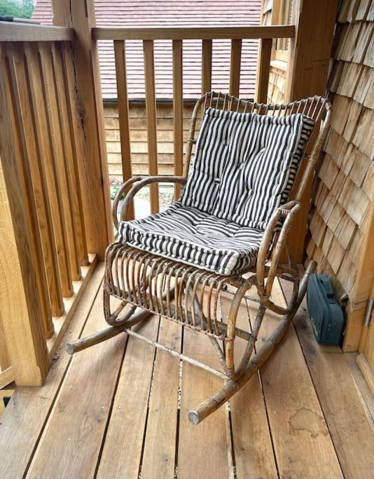 The Walnut Wagon In The Heart Of Mells. Apartment Frome Exterior photo